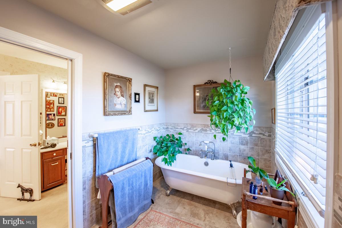 6089 Fishers Station Road Lothian, MD 20711 - Photo 21 of 75 Master bath
