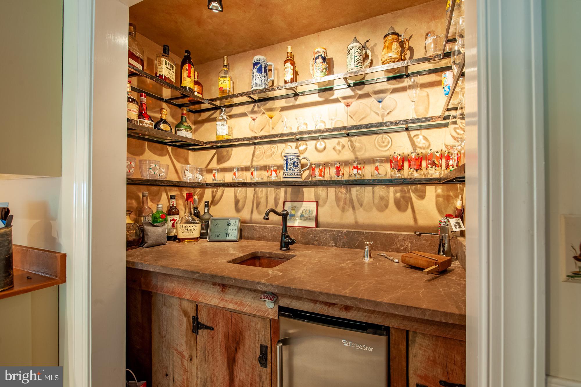6089 Fishers Station Road Lothian, MD 20711 - Photo 29 of 75 Wet bar