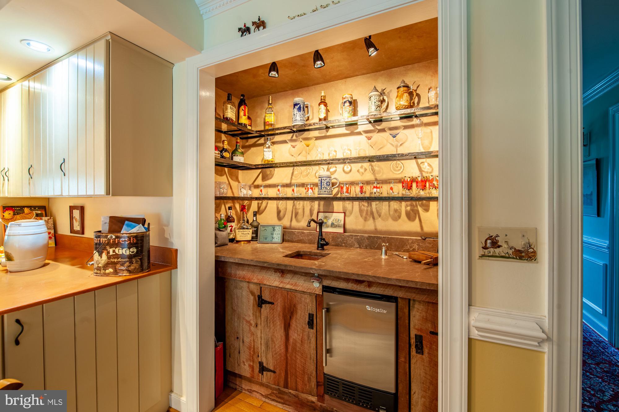 6089 Fishers Station Road Lothian, MD 20711 - Photo 30 of 75 Wet Bar