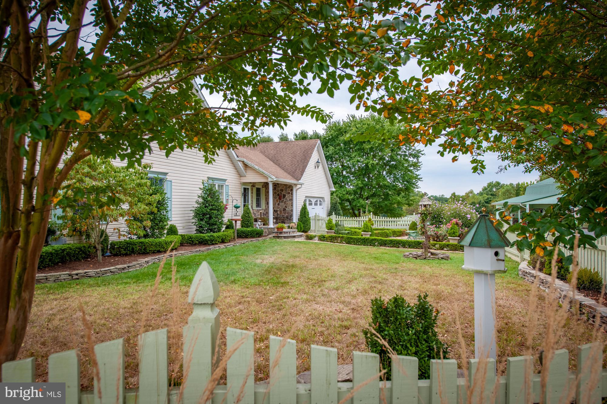 6089 Fishers Station Road Lothian, MD 20711 - Photo 44 of 75 Fenced yard