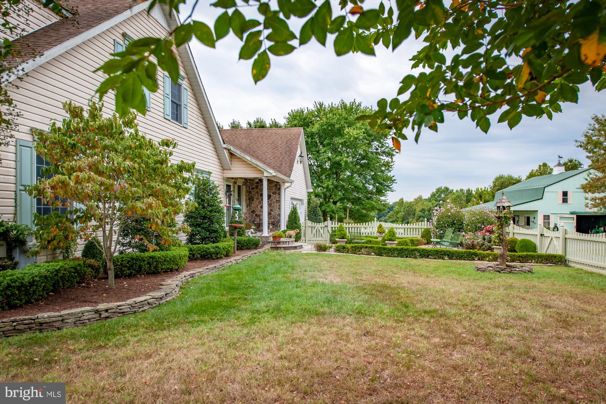 6089 Fishers Station Road Lothian, MD 20711 - Photo 45 of 75 Fenced side yard