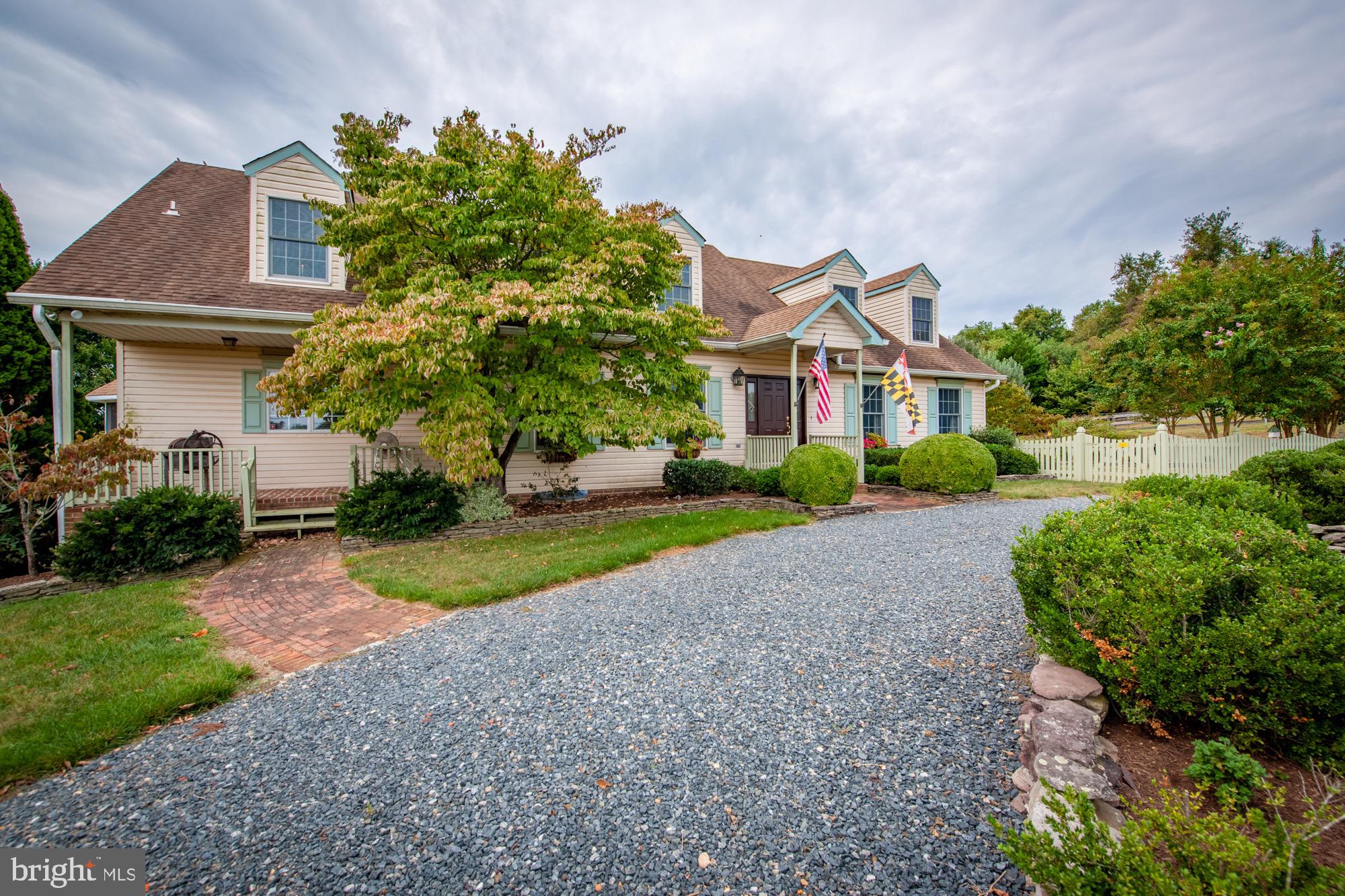 6089 Fishers Station Road Lothian, MD 20711 - Photo 47 of 75 Circular drive