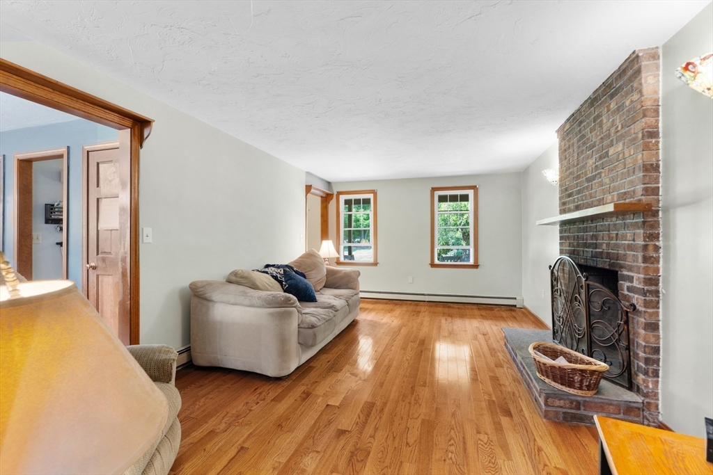 3 Pudding Street Uxbridge, MA 01569 - Photo 16 of 42