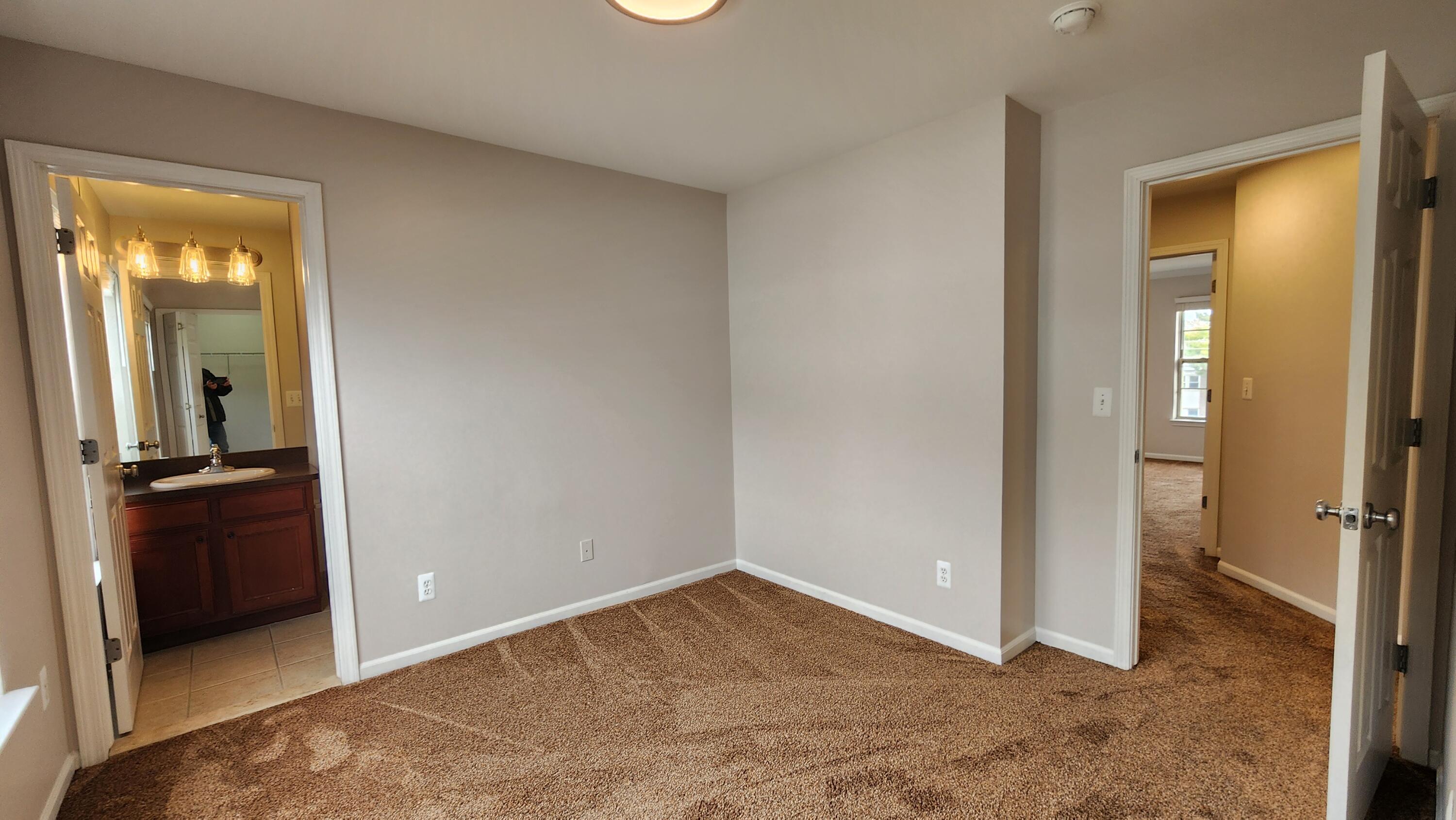 1574 Kessler Avenue Keego Harbor, MI 48320 - Photo 22 of 28 2nd bedroom shares J&J bath