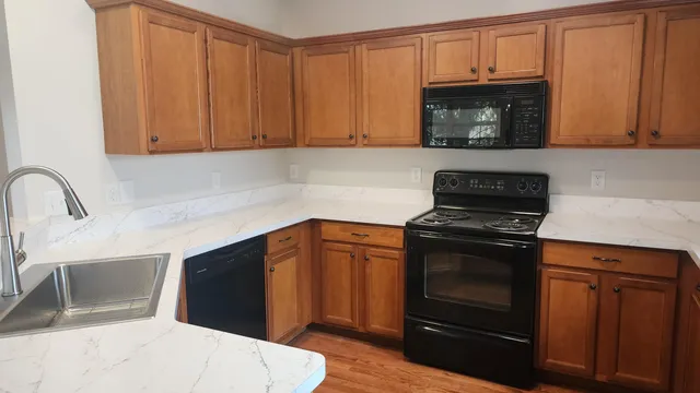 $2,750 | 1574 Kessler Avenue, Keego Harbor, MI 48320