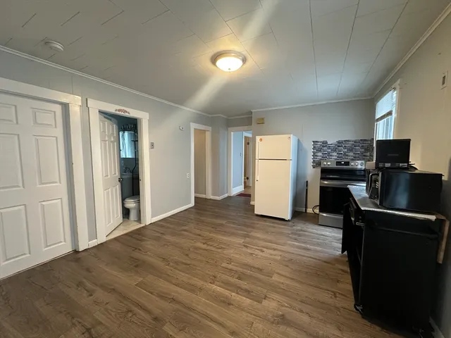 $2,500 | 201 University Avenue, Unit 1, Lowell, MA 01854