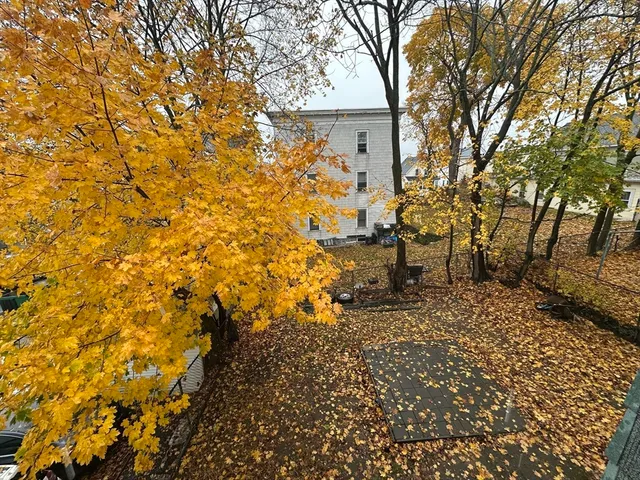 $2,500 | 201 University Avenue, Unit 1, Lowell, MA 01854