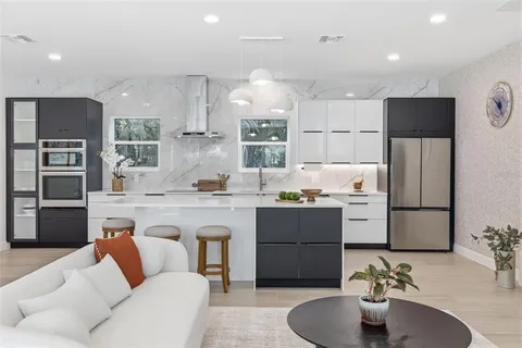 $1,995,000 | 639 43rd Avenue North, St. Petersburg, FL 33703