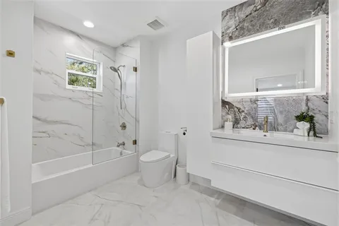 $1,995,000 | 639 43rd Avenue North, St. Petersburg, FL 33703