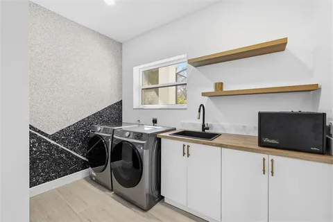 $1,895,000 | 639 43rd Avenue North, St. Petersburg, FL 33703