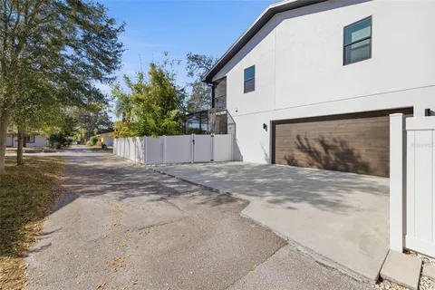$1,995,000 | 639 43rd Avenue North, St. Petersburg, FL 33703