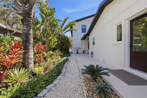$1,895,000 | 639 43rd Avenue North, St. Petersburg, FL 33703