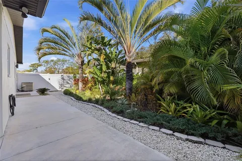 $1,895,000 | 639 43rd Avenue North, St. Petersburg, FL 33703