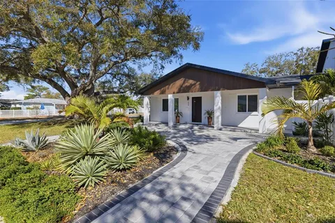 $1,995,000 | 639 43rd Avenue North, St. Petersburg, FL 33703