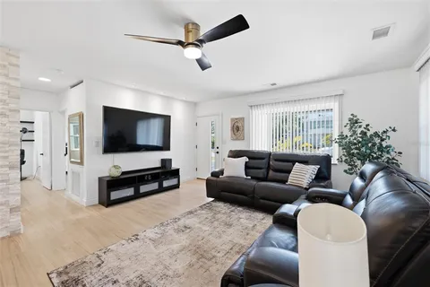 $1,995,000 | 639 43rd Avenue North, St. Petersburg, FL 33703