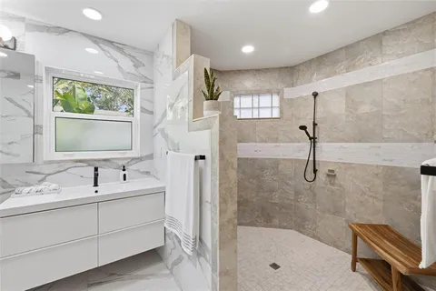 $1,995,000 | 639 43rd Avenue North, St. Petersburg, FL 33703