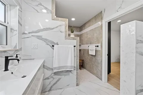 $1,995,000 | 639 43rd Avenue North, St. Petersburg, FL 33703