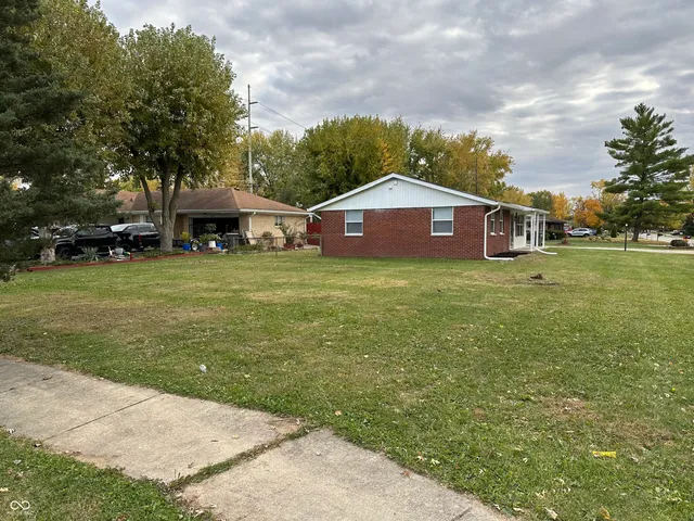 $194,900 | 991 Hugo Street, Indianapolis, IN 46229