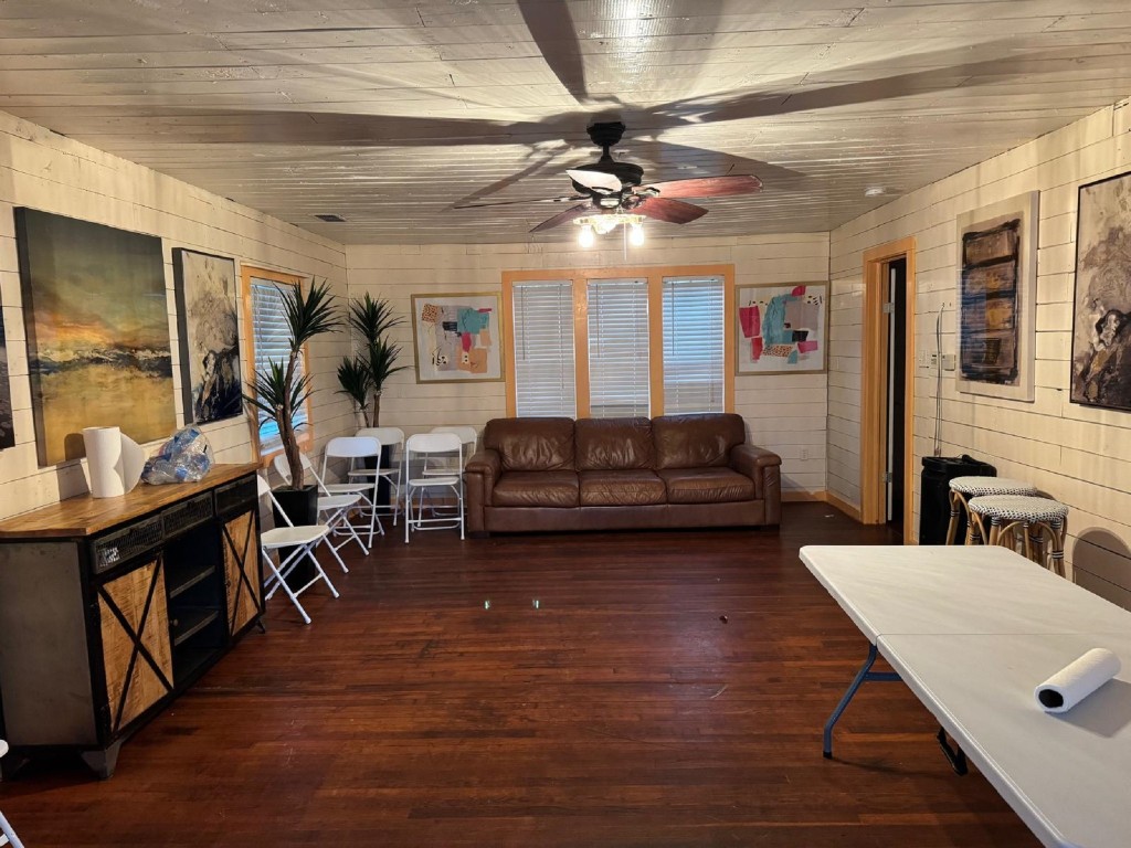 5644 Pitts Road Katy, TX 77493 - Photo 12 of 31 a living room with furniture and a flat screen tv