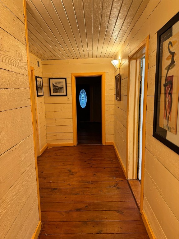 5644 Pitts Road Katy, TX 77493 - Photo 21 of 31 a view of a hallway