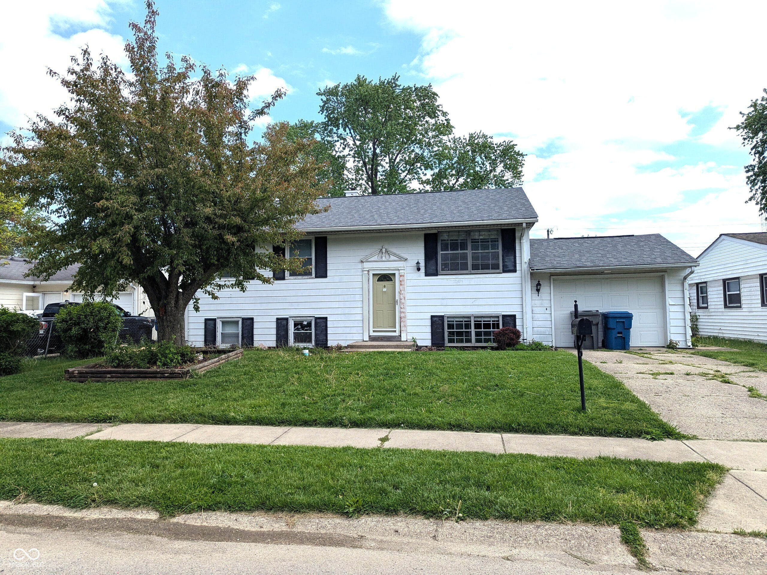 4031 Marseille Road Indianapolis, IN 46226 - Photo 2 of 13