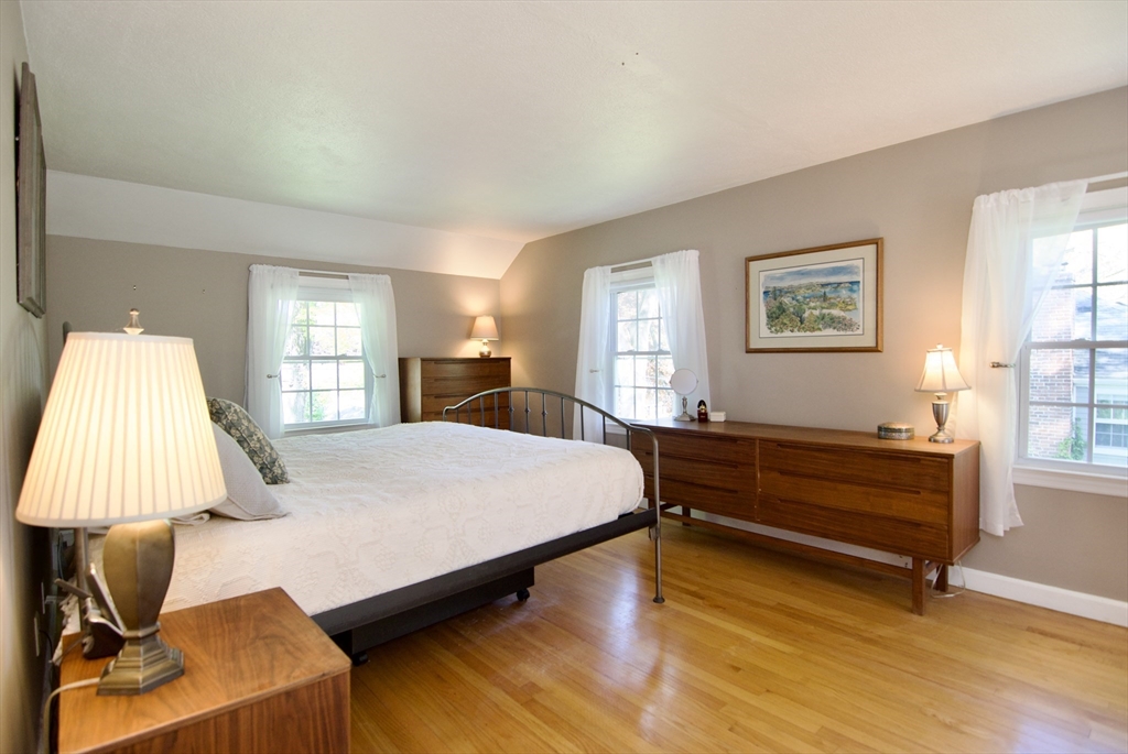 129 Chalmers Street Springfield, MA 01118 - Photo 31 of 42