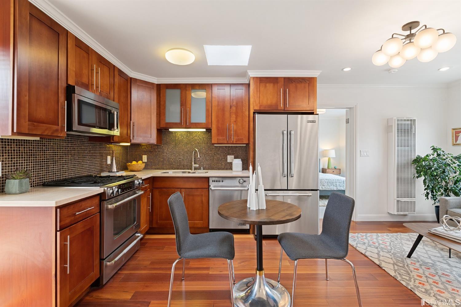 675 Cole Street, Unit 8 San Francisco, CA 94117 - Photo 4 of 23