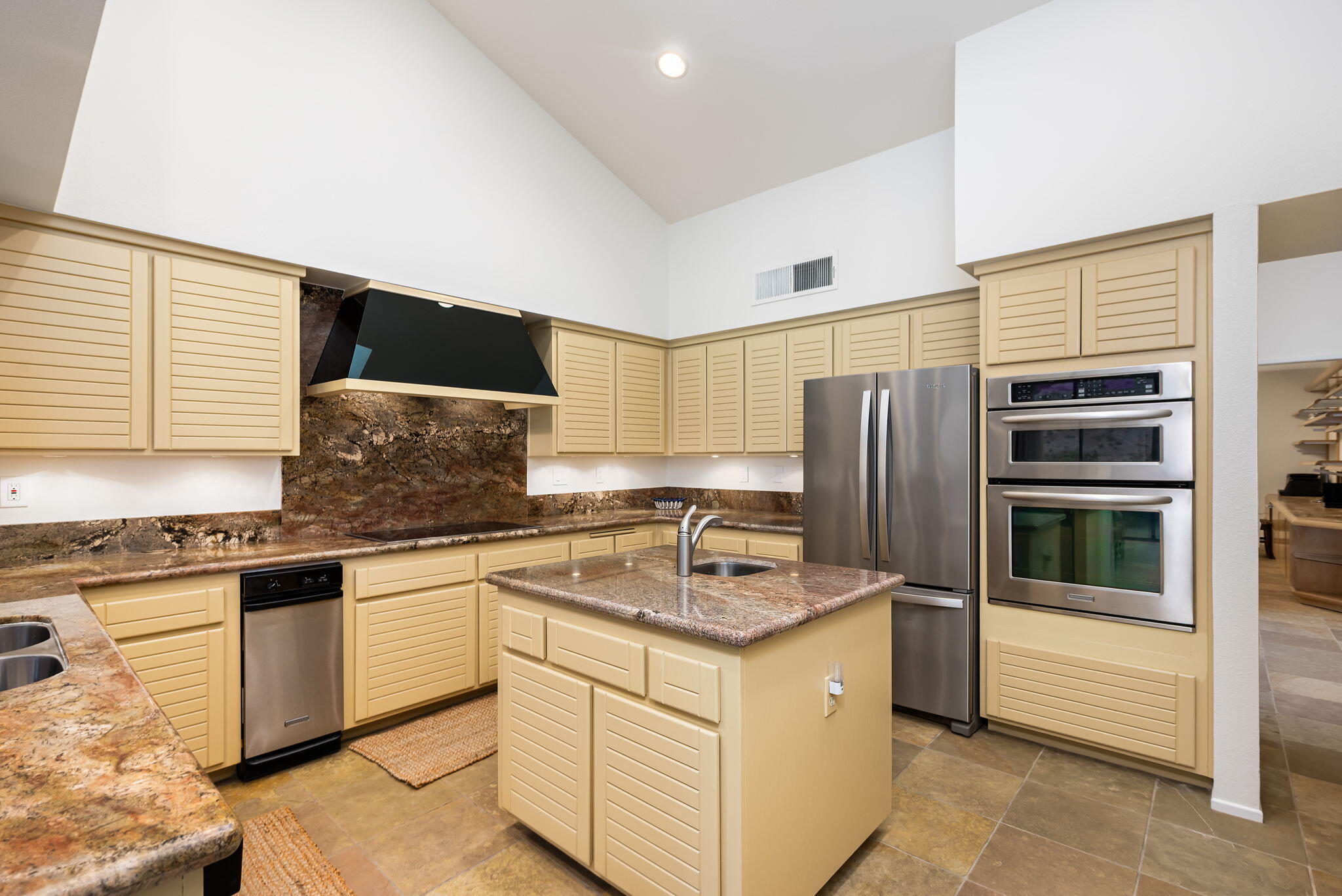 54745 Riviera La Quinta, CA 92253 - Photo 18 of 37 6F28F0DB-E127-4BE9-8510-836964980899