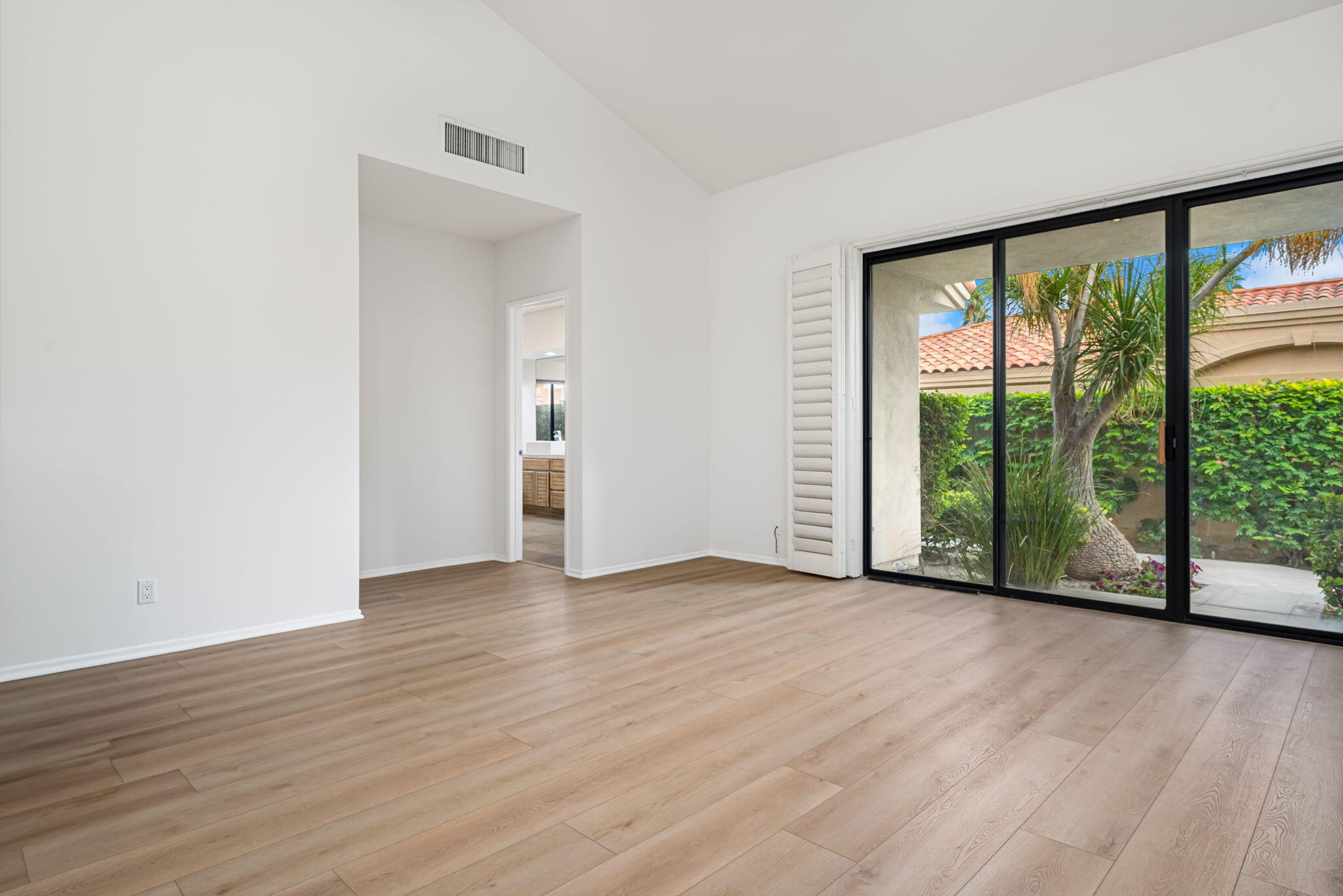 54745 Riviera La Quinta, CA 92253 - Photo 26 of 37 5BC0F053-7DBA-4733-BCC8-986024B5AE79