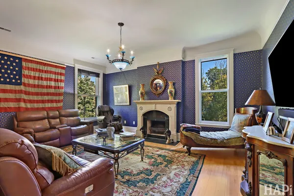 a view of livingroom with furniture