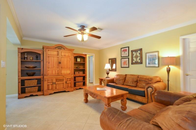 660 Southwest 16th Street Boca Raton, FL 33486 - Photo 6 of 15 Family Room