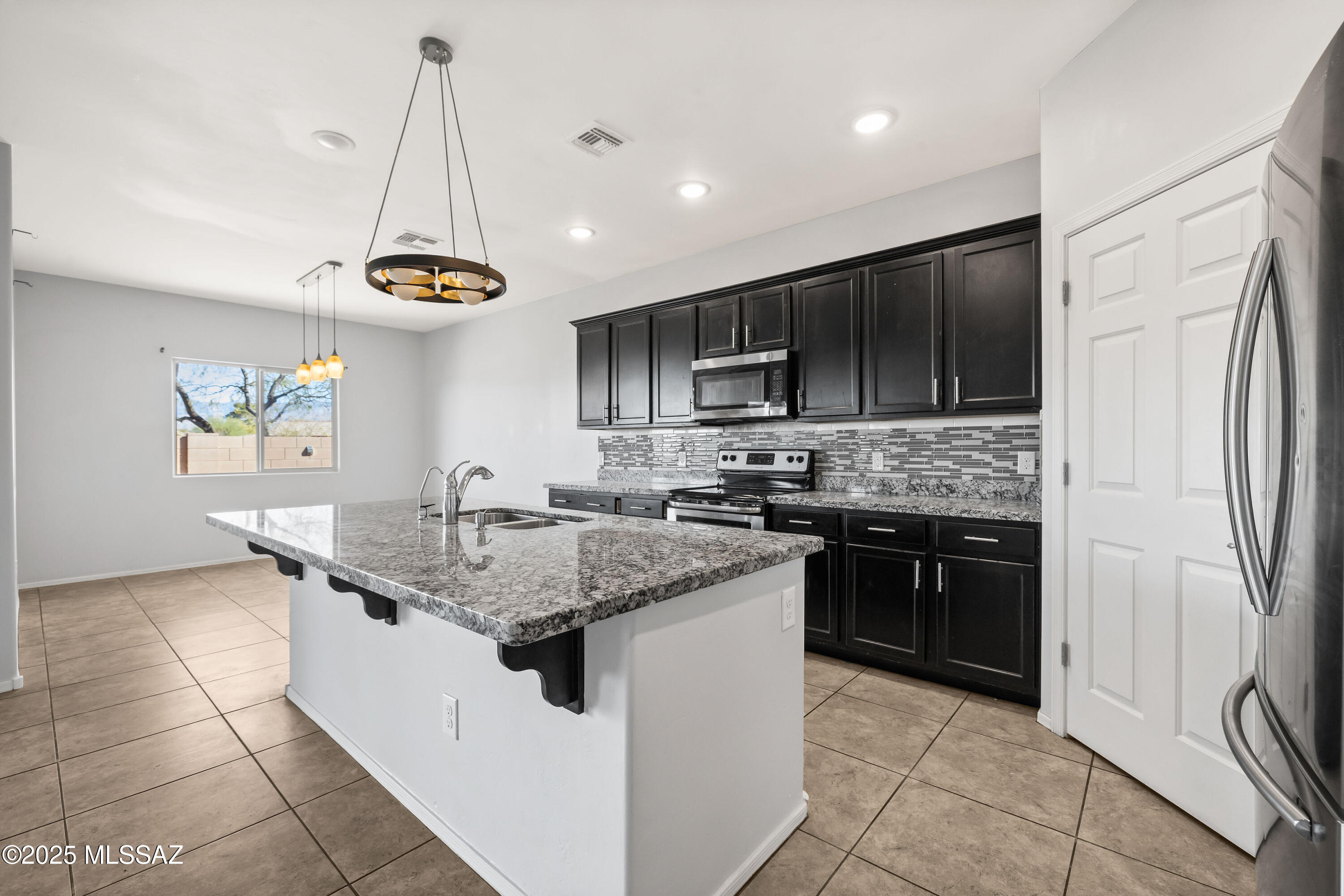 8889 East Abrams Loop Tucson, AZ 85710 - Photo 1 of 24