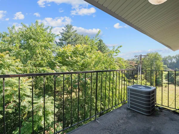 $795 | 100 Ridgeview Lane, Unit 2, Bassett, VA 24055