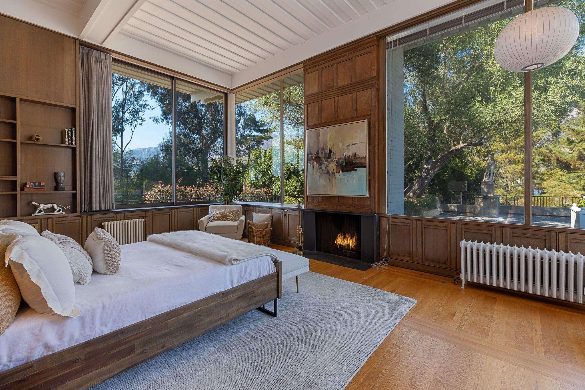 495 Valley Club Road Montecito, CA 93108 - Photo 4 of 6 Den