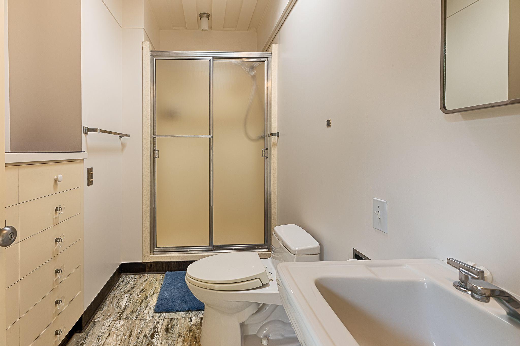 495 Valley Club Road Montecito, CA 93108 - Photo 5 of 6 Guest unit bath