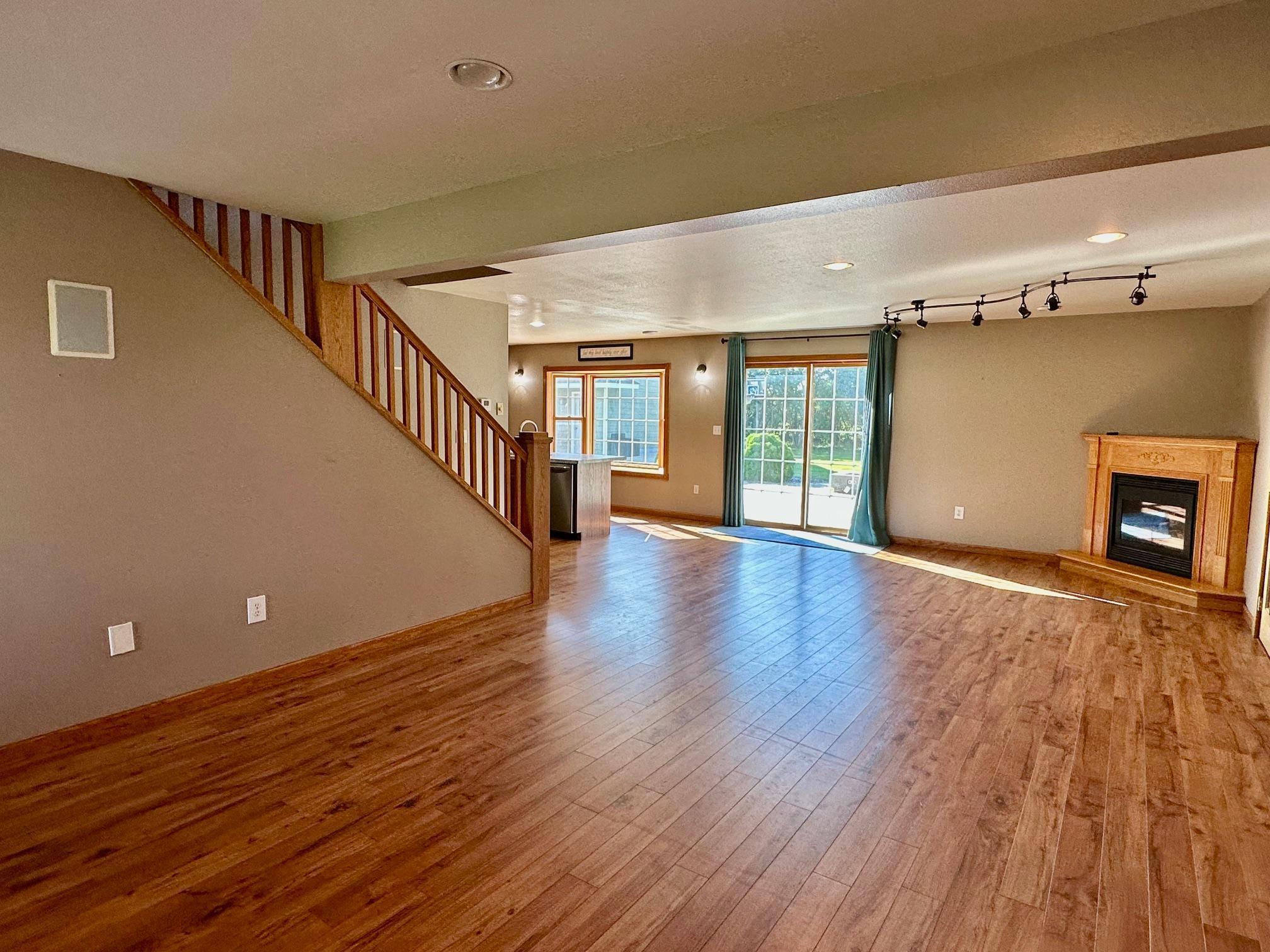 310 7th Street Southwest Roseau, MN 56751 - Photo 14 of 37