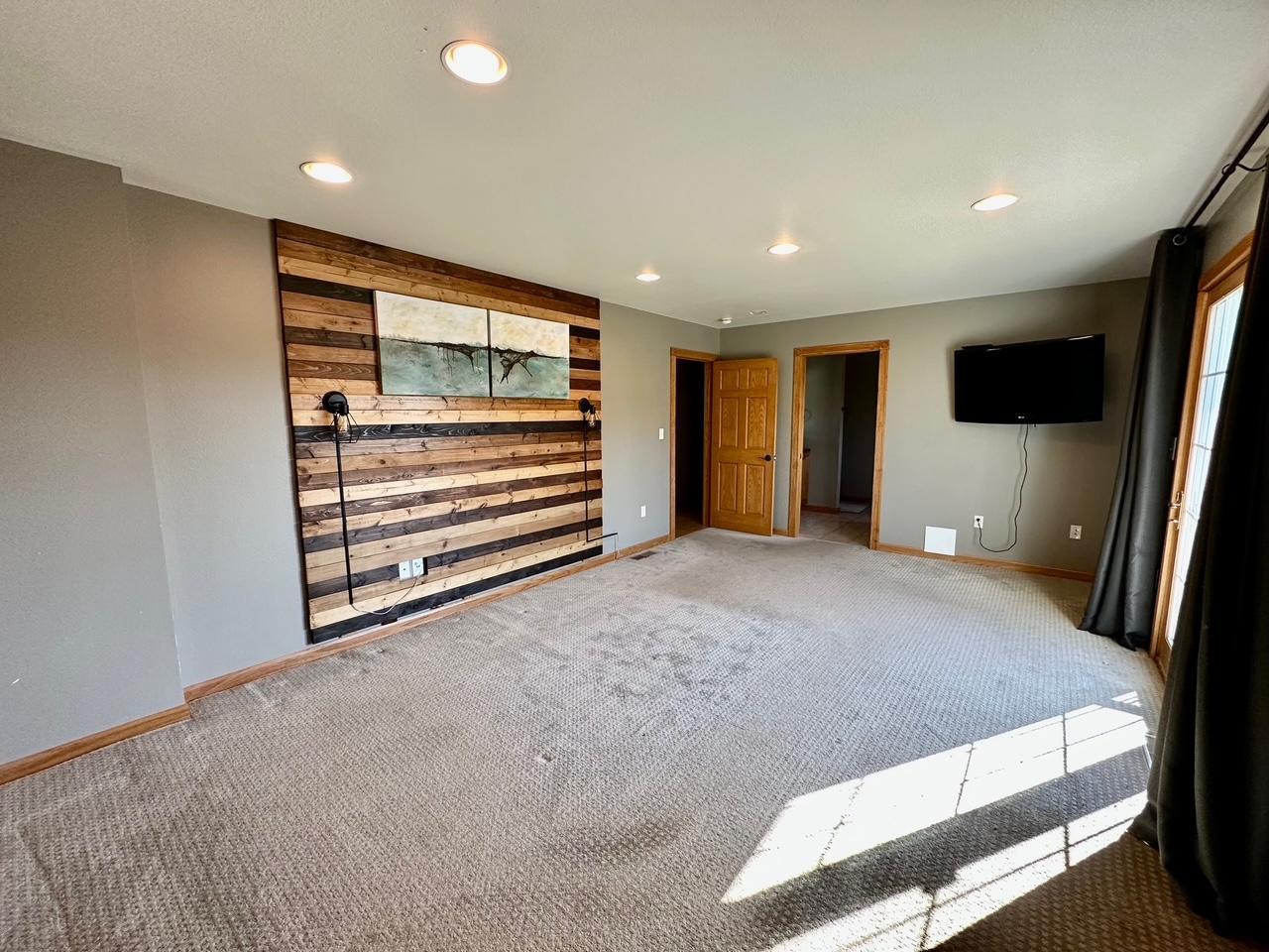 310 7th Street Southwest Roseau, MN 56751 - Photo 23 of 37