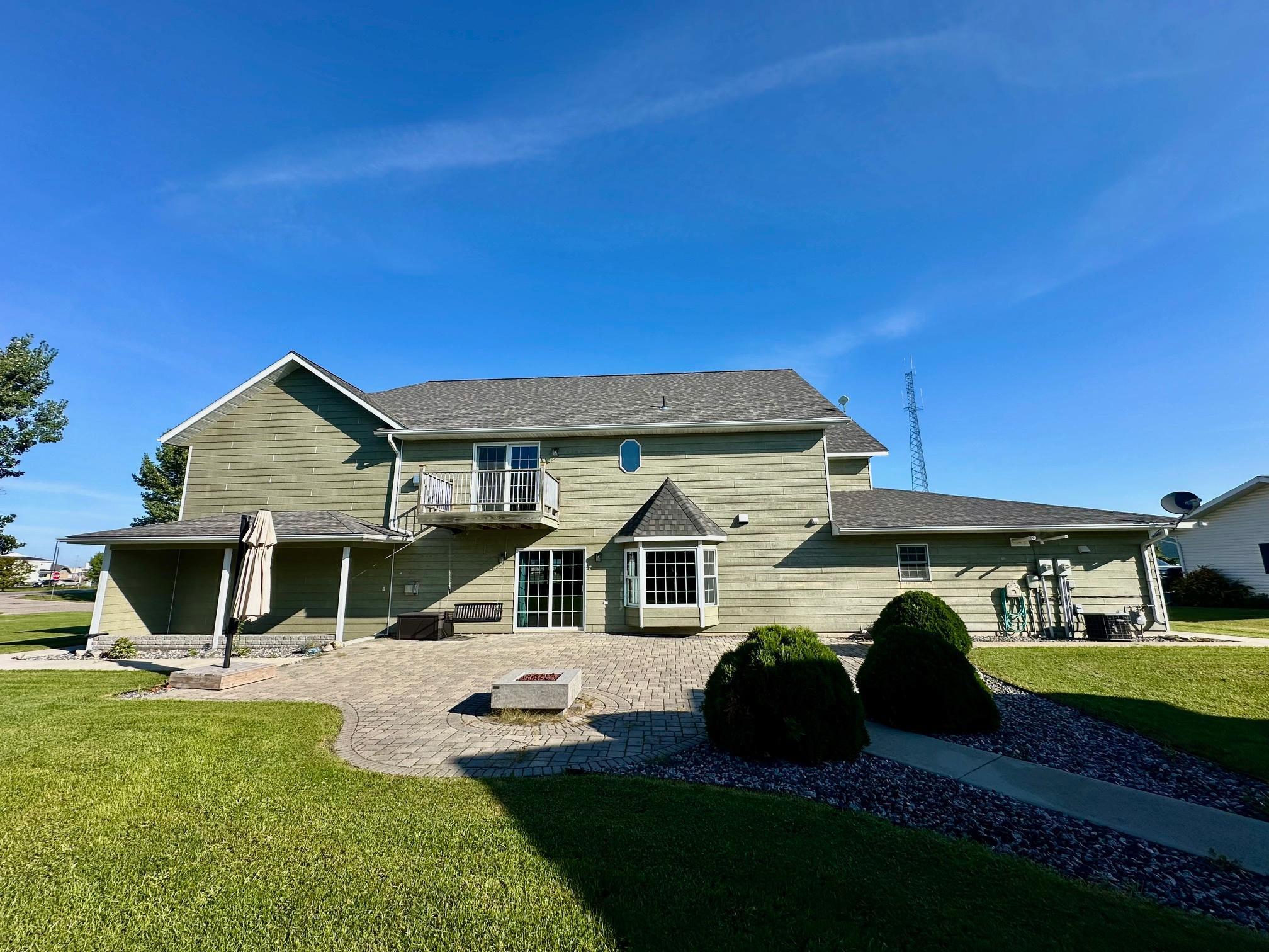 310 7th Street Southwest Roseau, MN 56751 - Photo 3 of 37