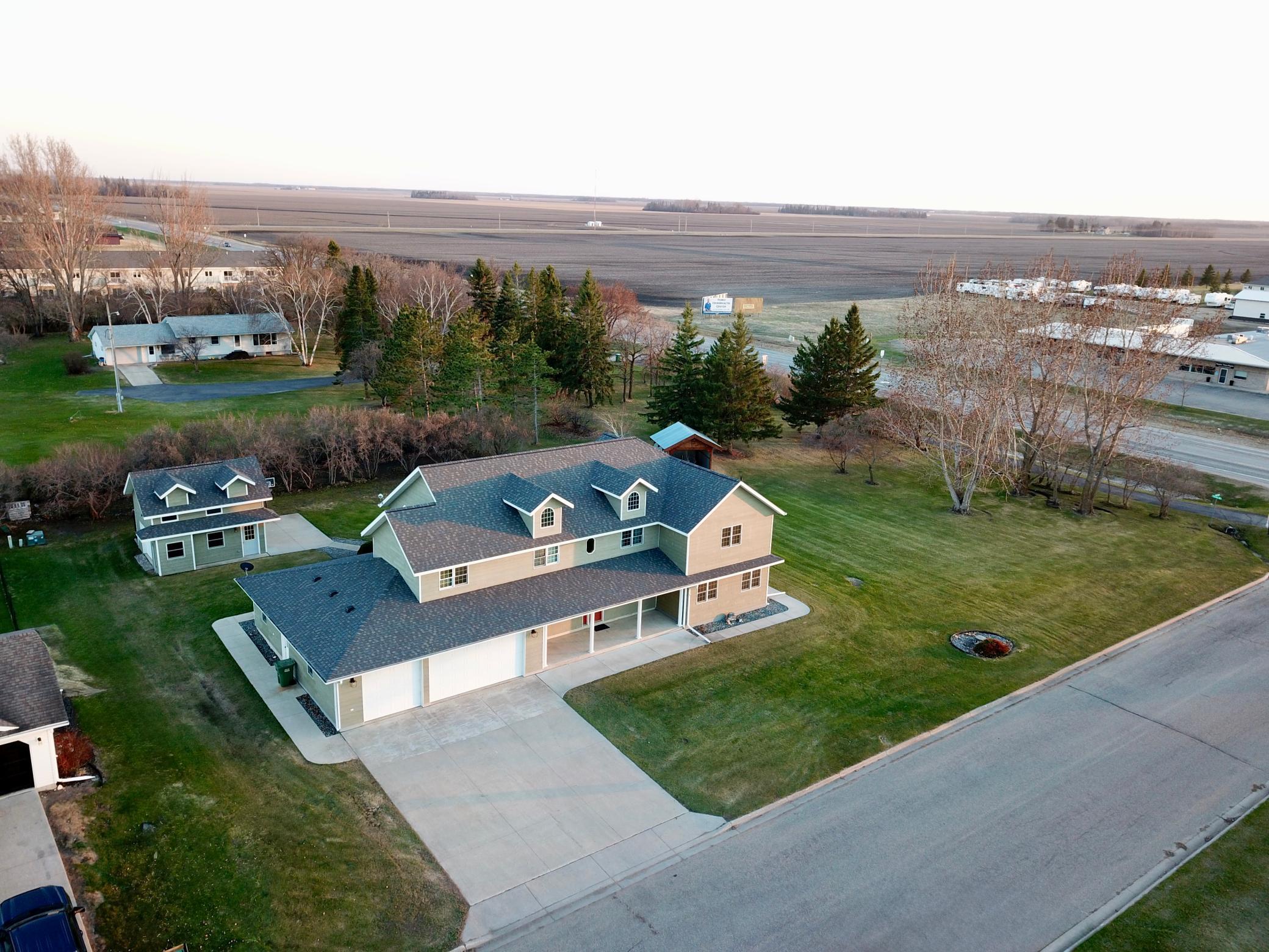 310 7th Street Southwest Roseau, MN 56751 - Photo 4 of 42
