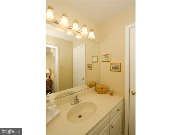 10 Alexanders Court Newtown, PA 18940 - Photo 18 of 25 Bathroom