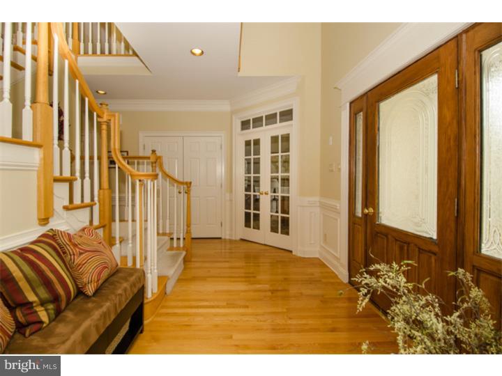 10 Alexanders Court Newtown, PA 18940 - Photo 3 of 25 Foyer