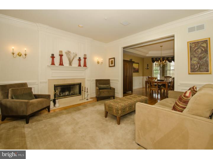 10 Alexanders Court Newtown, PA 18940 - Photo 5 of 25 Living Room