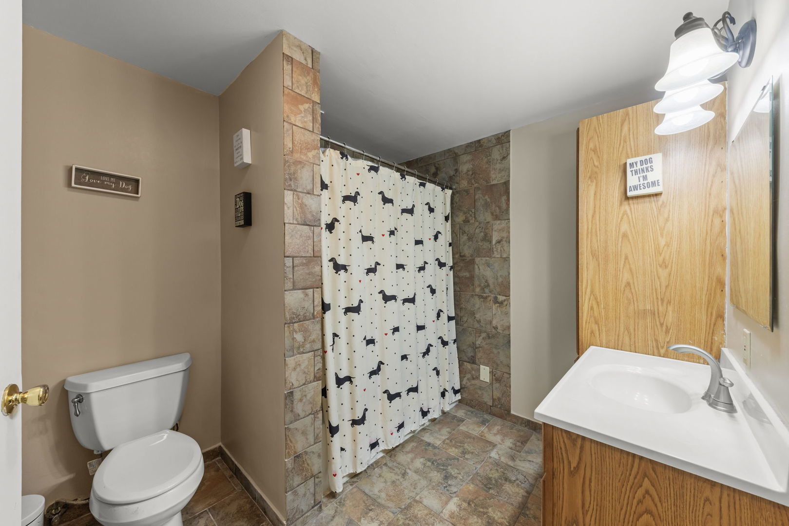 520 South Jefferson Street Lockport, IL 60441 - Photo 19 of 31 a bathroom with a sink toilet and shower