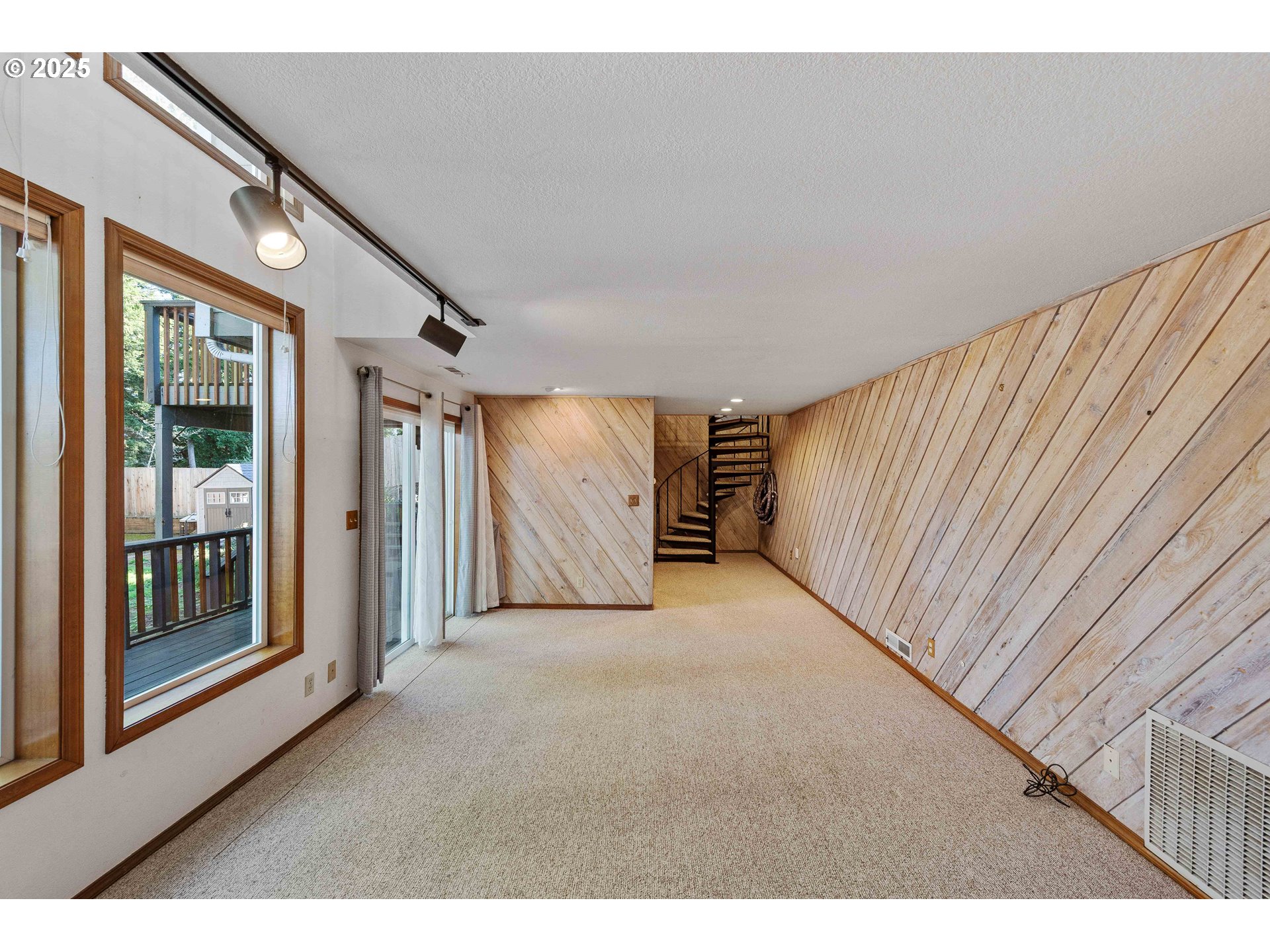 1845 Oak Street North Bend, OR 97459 - Photo 14 of 40