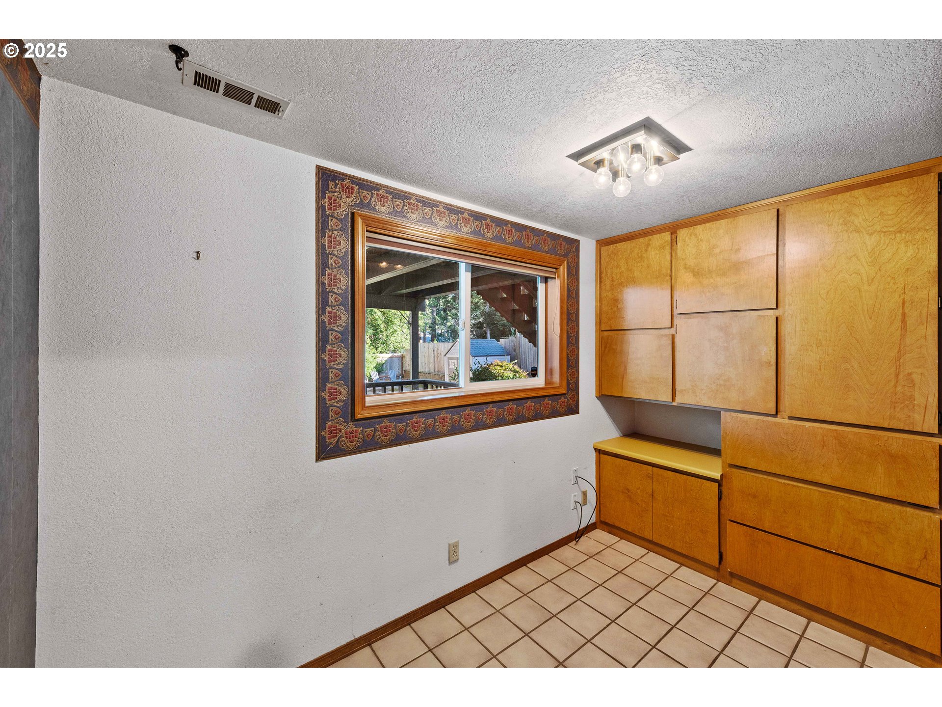 1845 Oak Street North Bend, OR 97459 - Photo 15 of 40