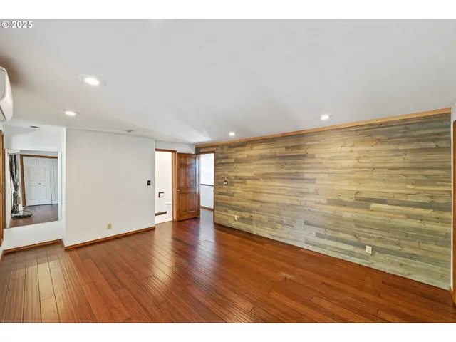 $500,000 | 1845 Oak Street, North Bend, OR 97459