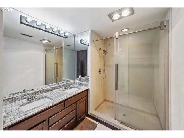 $500,000 | 1845 Oak Street, North Bend, OR 97459