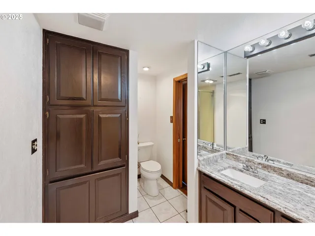 $500,000 | 1845 Oak Street, North Bend, OR 97459