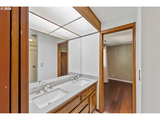 $500,000 | 1845 Oak Street, North Bend, OR 97459