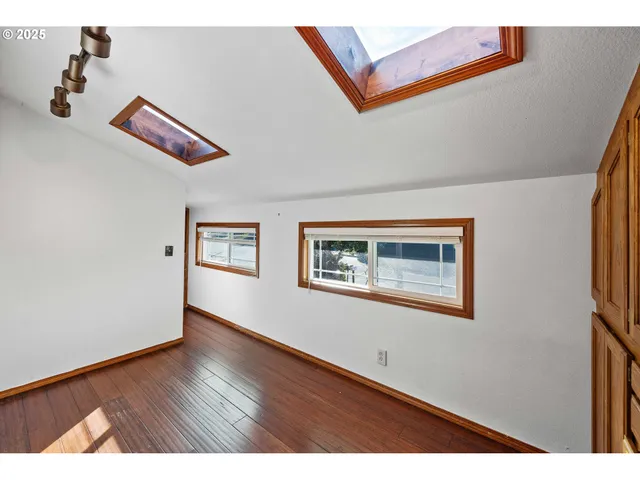 $500,000 | 1845 Oak Street, North Bend, OR 97459